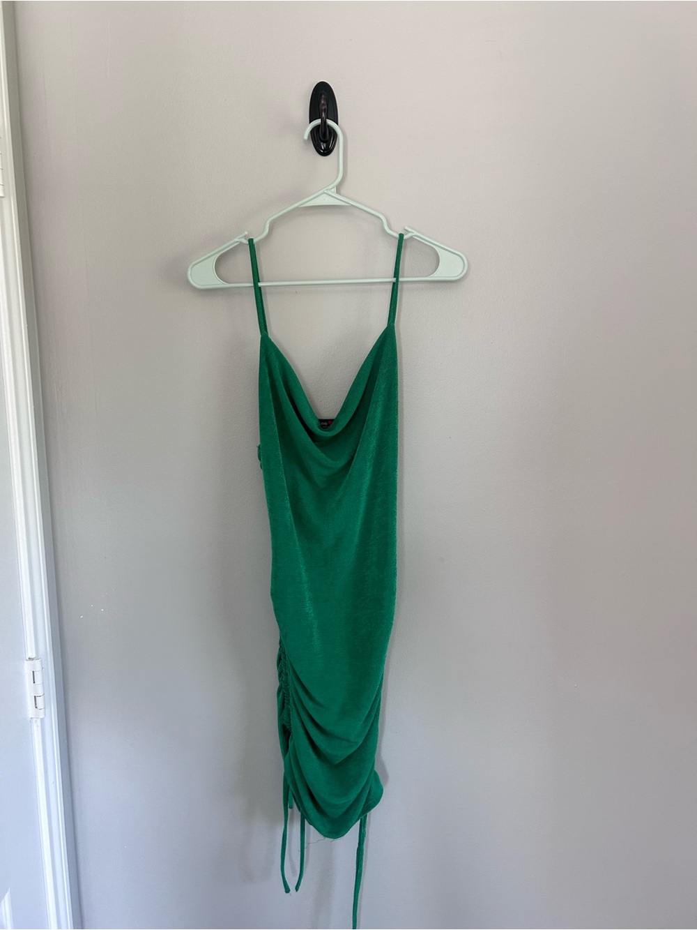 Absolutely Love It Green Ruched Bodycon Dress Size L, Cowl Neck